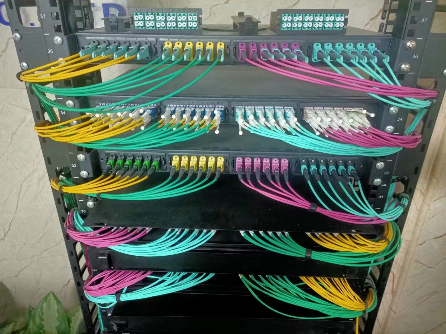 Últimos blogs da empresa sobre Por que as soluções de data center são cada vez mais populares
