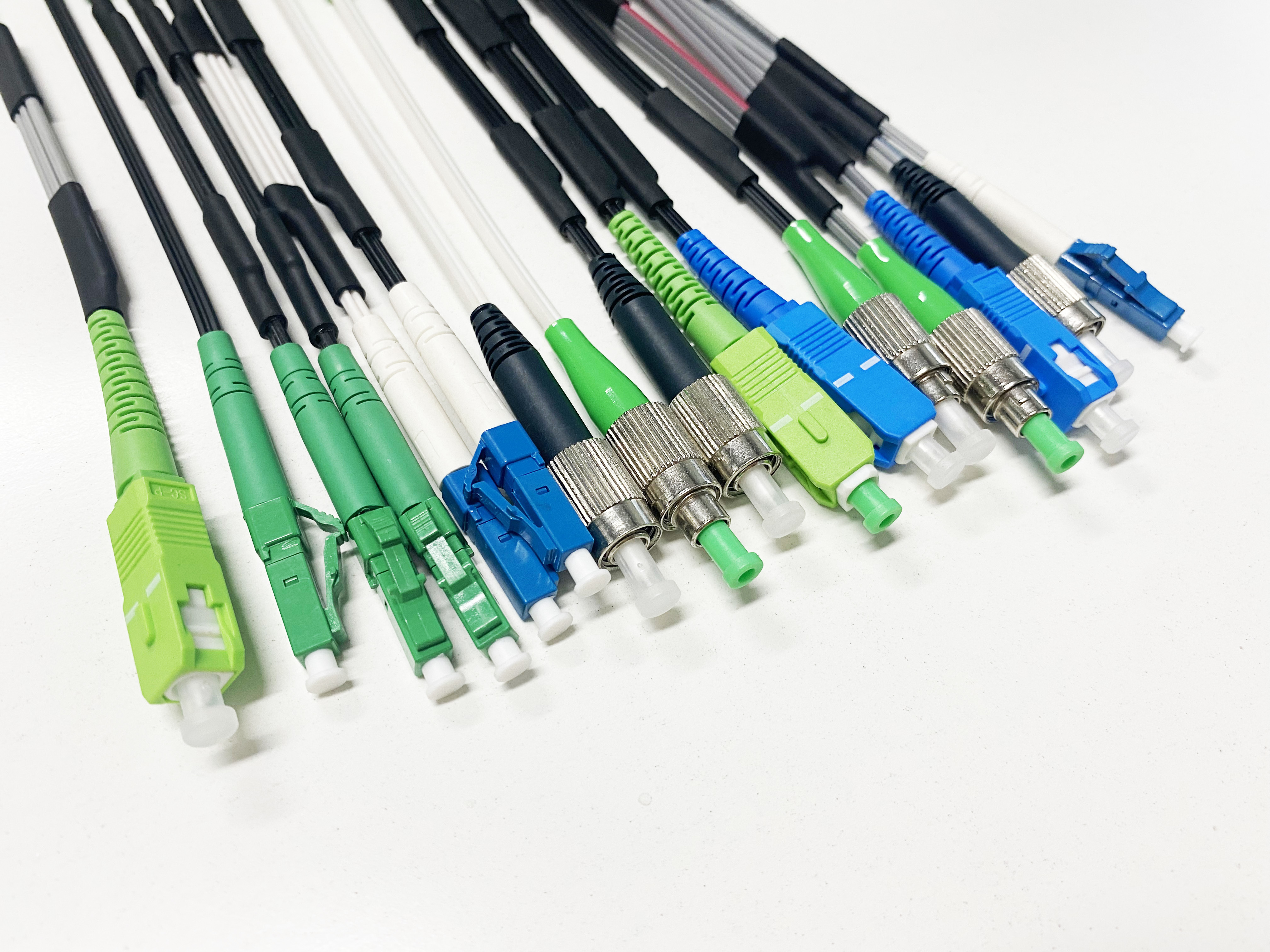 Últimos blogs da empresa sobre Quantos Tipos de Conectores de Fibra Óptica?