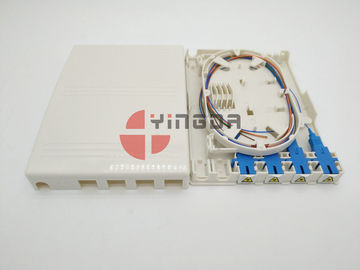 comprar Caixa de tala ótica sem cortes de 4 fibras mini, caixa terminal da fibra branca do ABS para o divisor do tubo do aço 1 * 4 Fabricação em linha